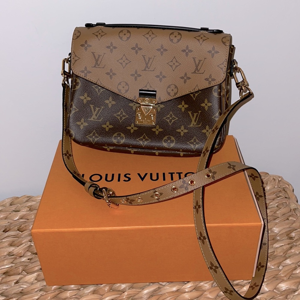 Louis Vuitton Pouchette Métis Reverse Monogram